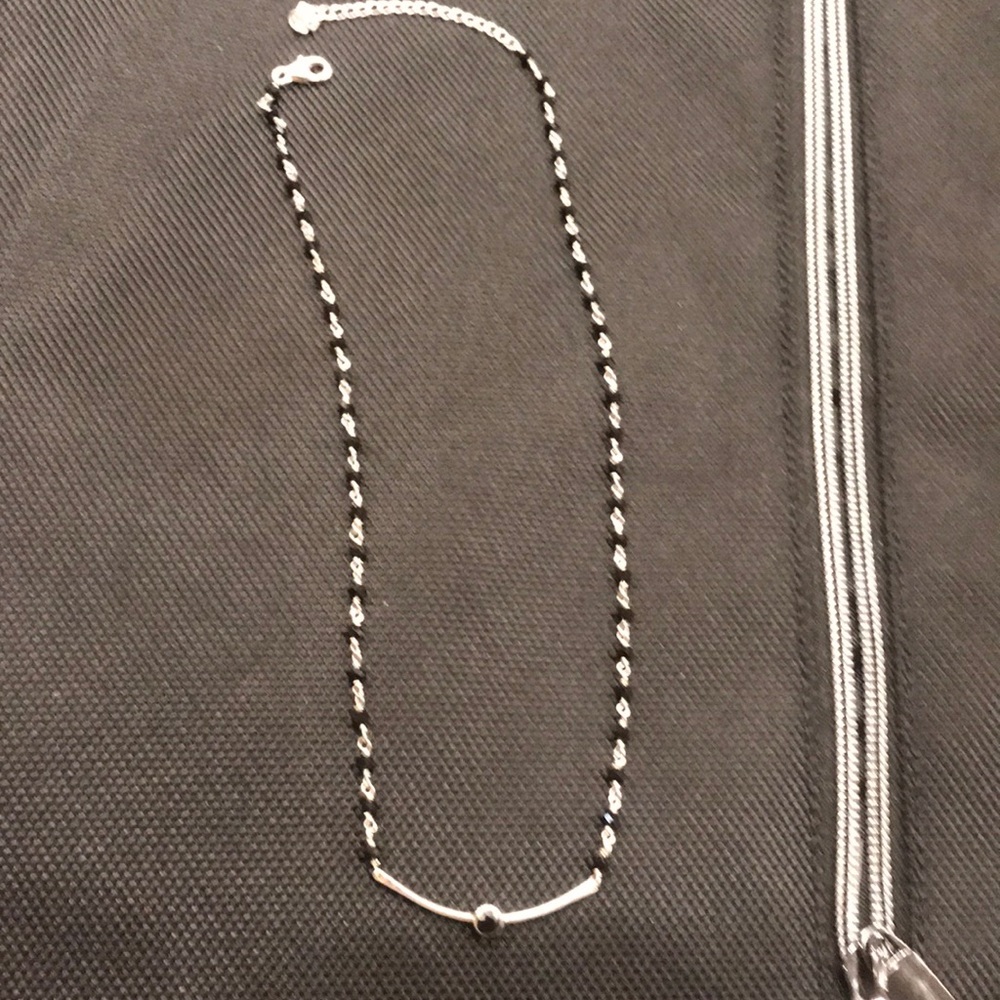 Black onyx necklace 16in chain with 2 in extension